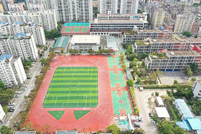 深圳運動場塑膠地板廠家，施工單位